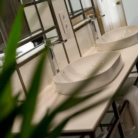Vinatea Con Jacuzzi Privado En El Centro De *